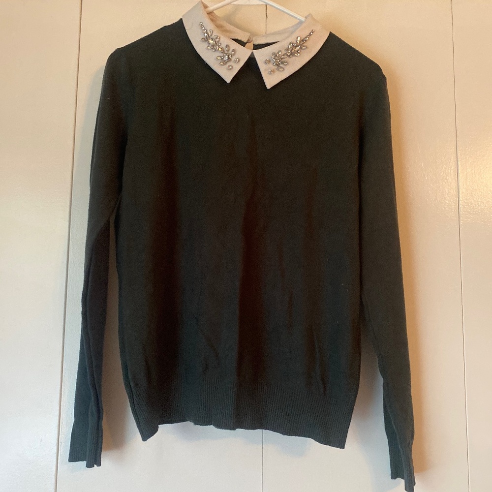 Green detailed collared sweater